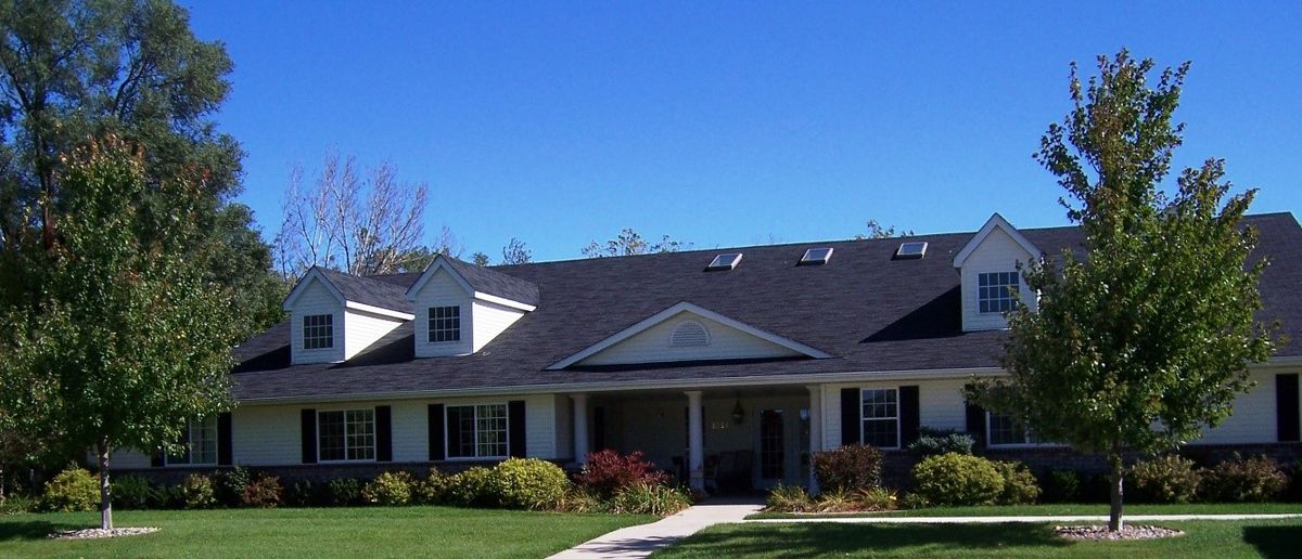Avonlea Cottage of Quad Cities 4