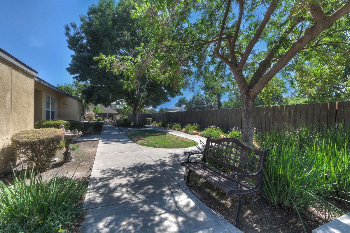Gardens of Modesto 4