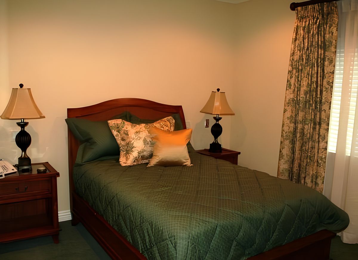 Elegant Senior Living Encino 1