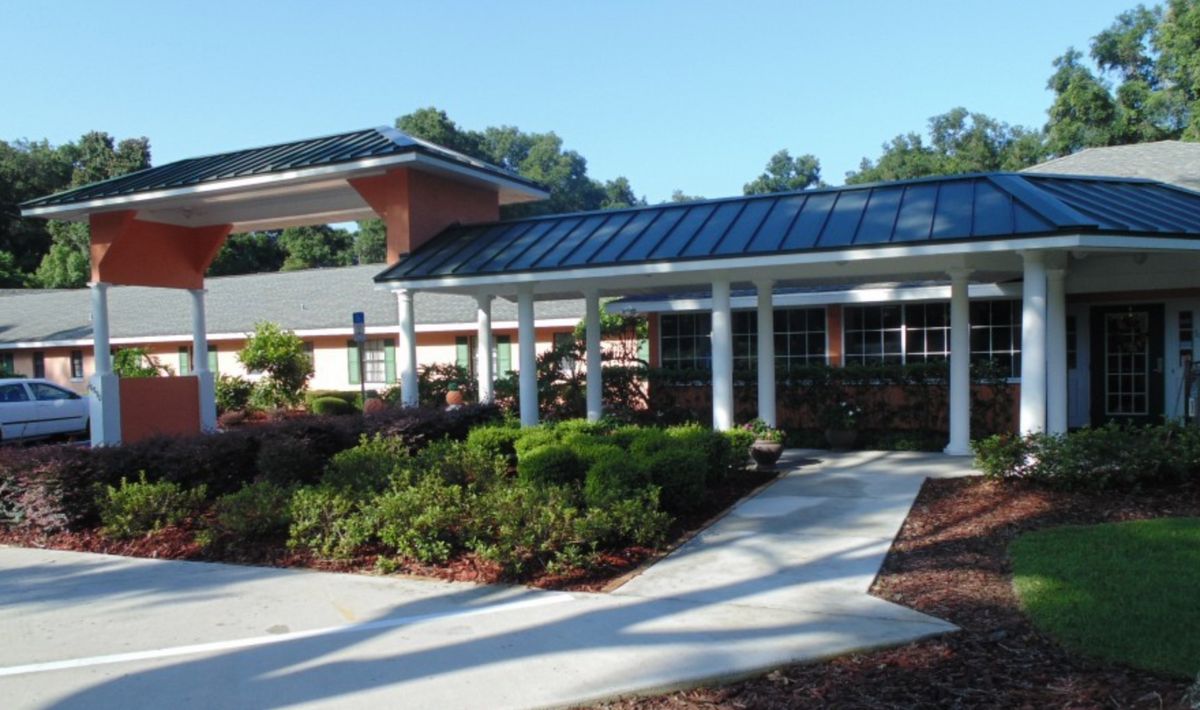 Hampton Manor Assisted Living at Belleview 1
