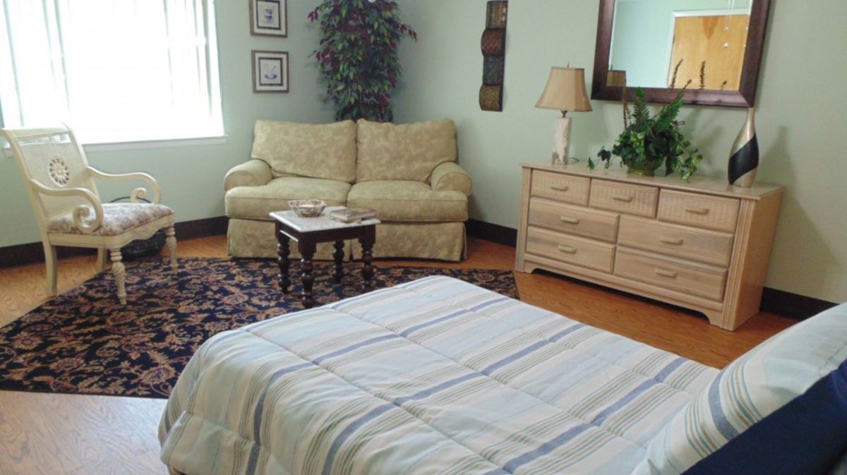 Hampton Manor Assisted Living at Belleview 3