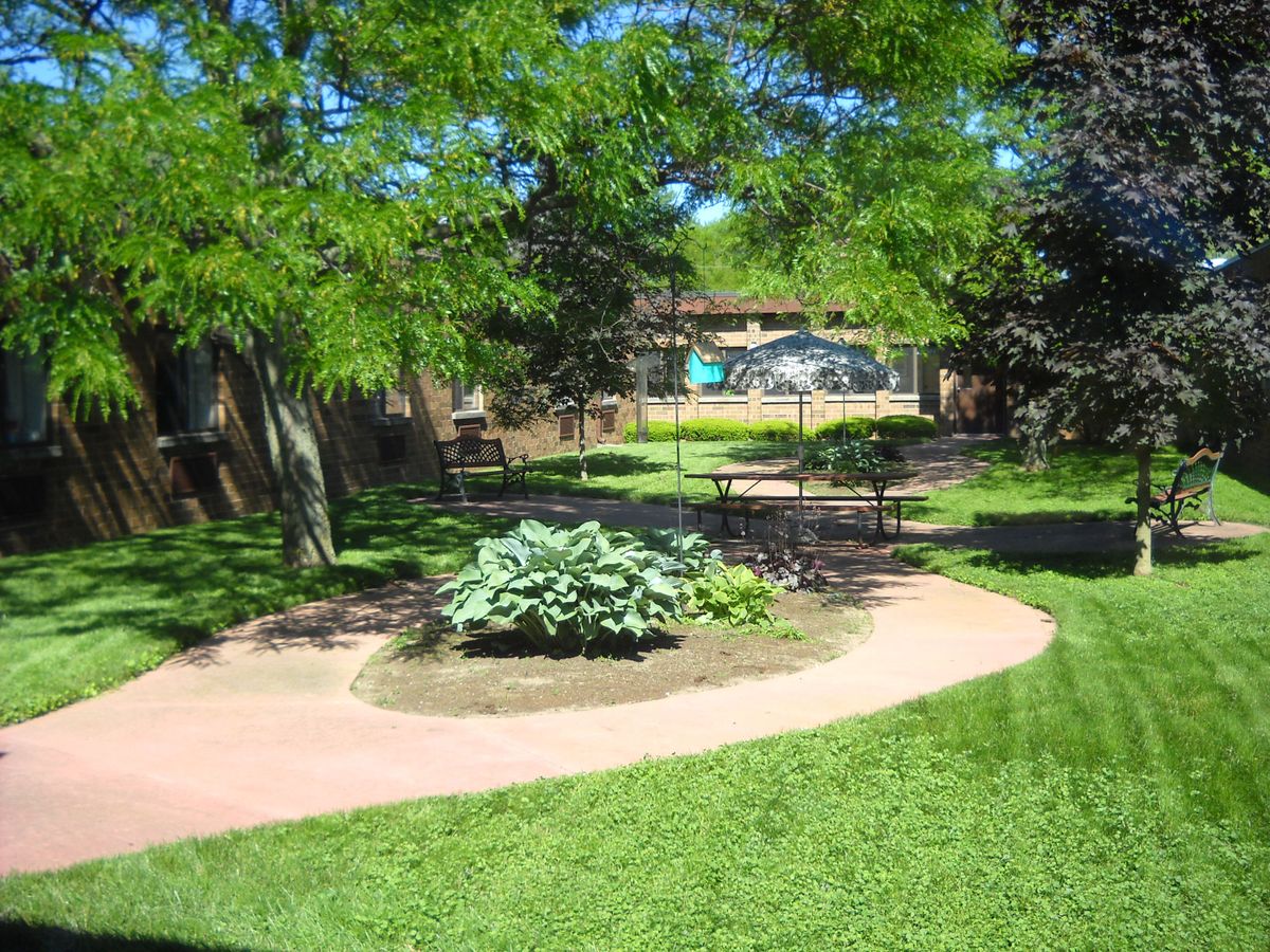 Farmington Hills Inn 4