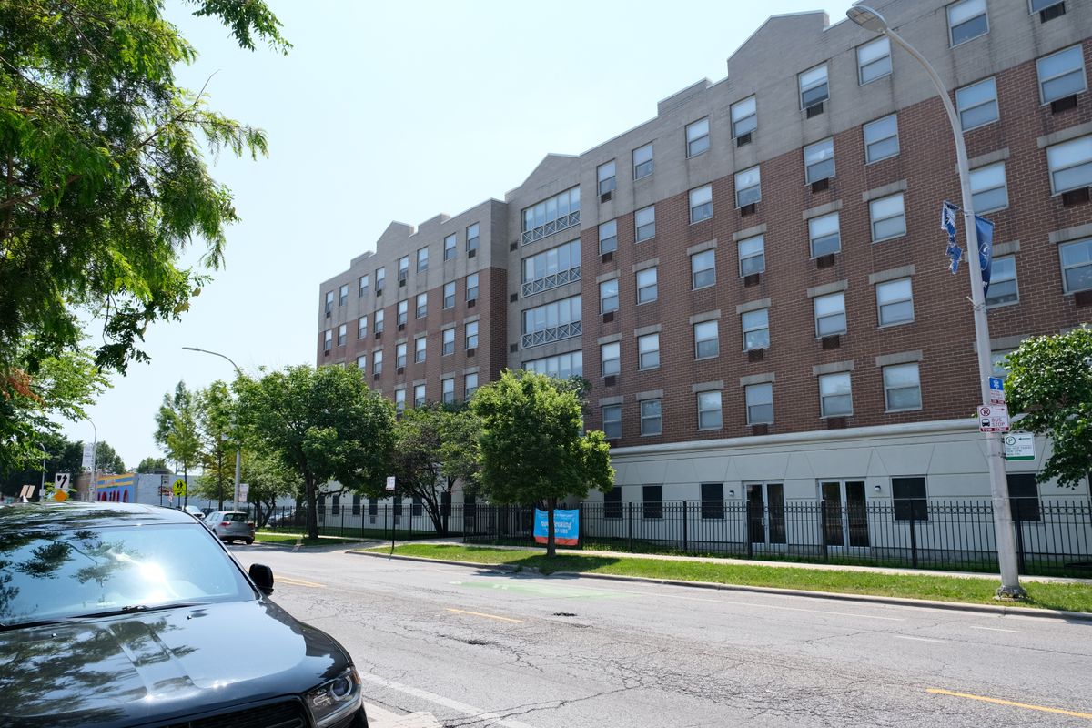 Senior Suites Belmont Cragin 2