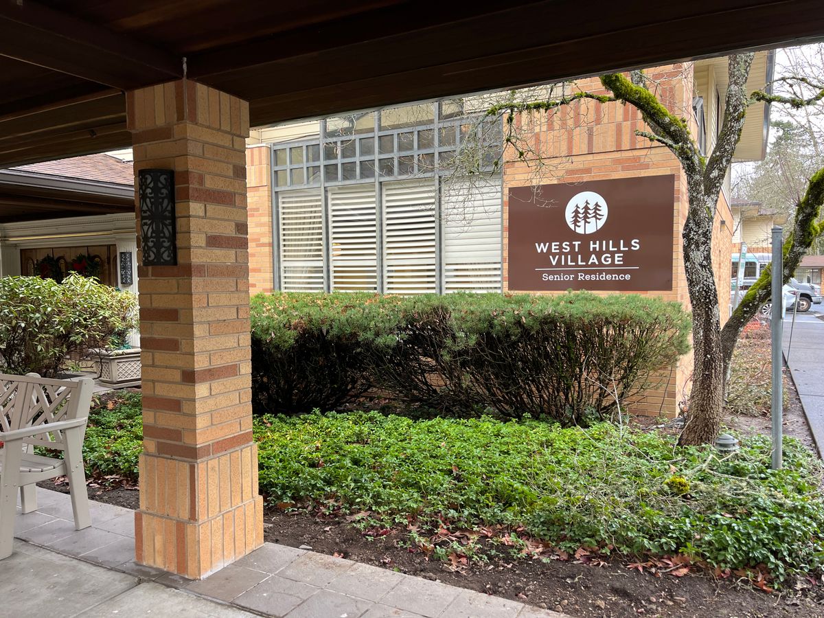 West Hills Village Senior Residence 4
