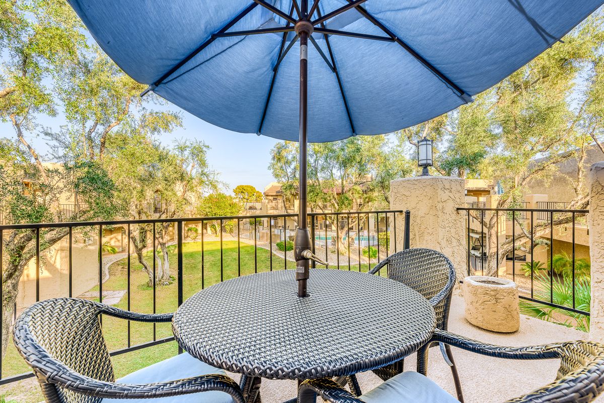 Scottsdale Village Square 4