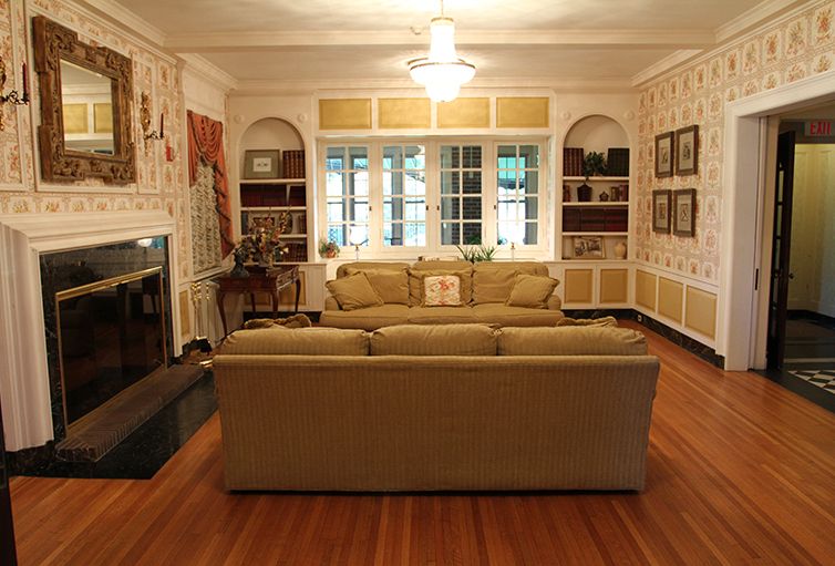 Franciscan Manor 2