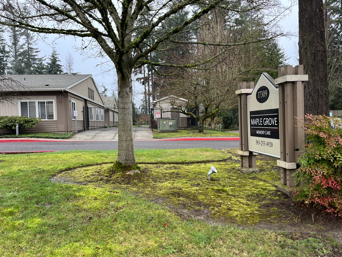 Pacific Gardens Alzheimer’s Special Care Center 3
