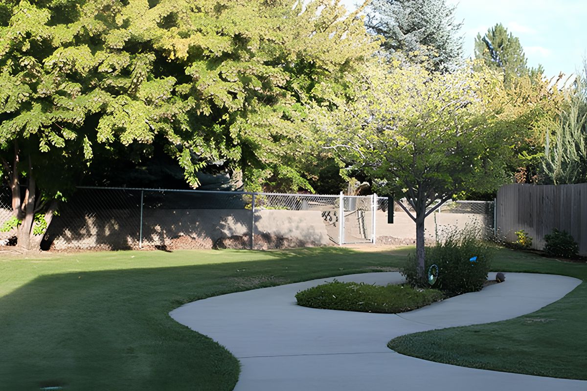 Ashley Manor Oak 4