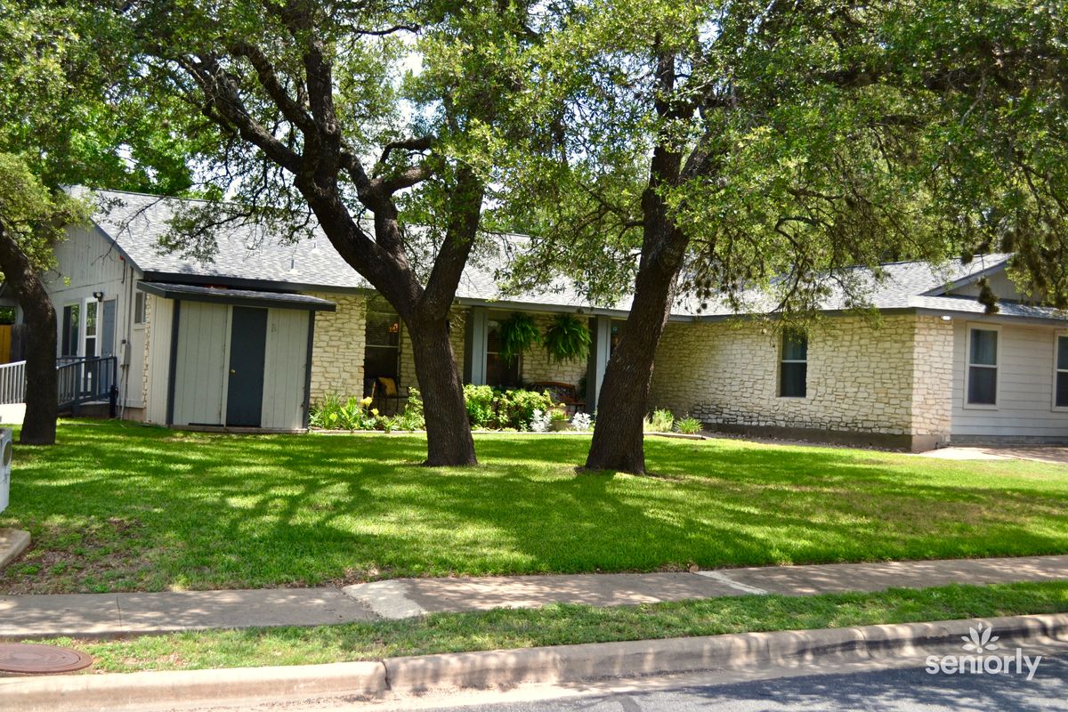 Silverleaf Eldercare at Lakeline 3