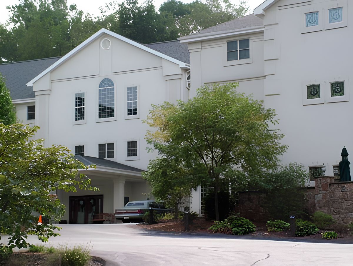 The Grand Residence at Upper St. Clair 1