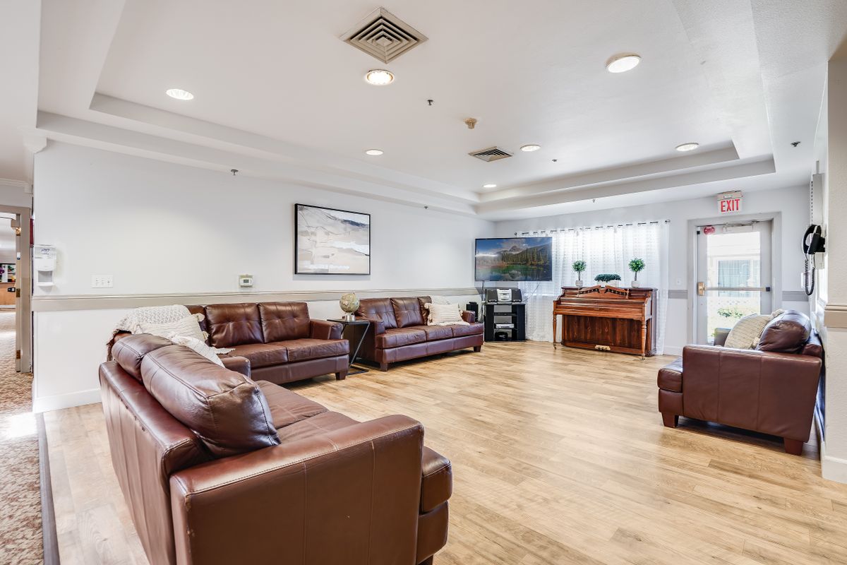 Tuscany Villa Senior Living 4