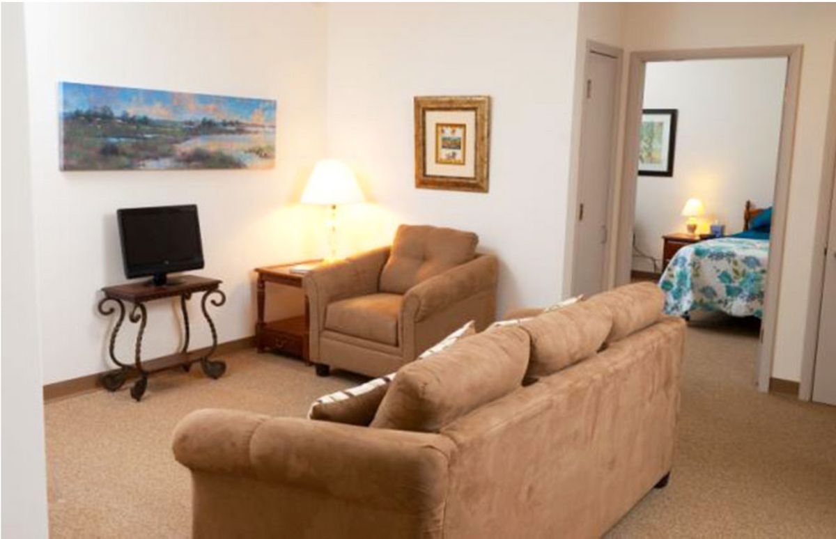 UHS Senior Living at Ideal 4