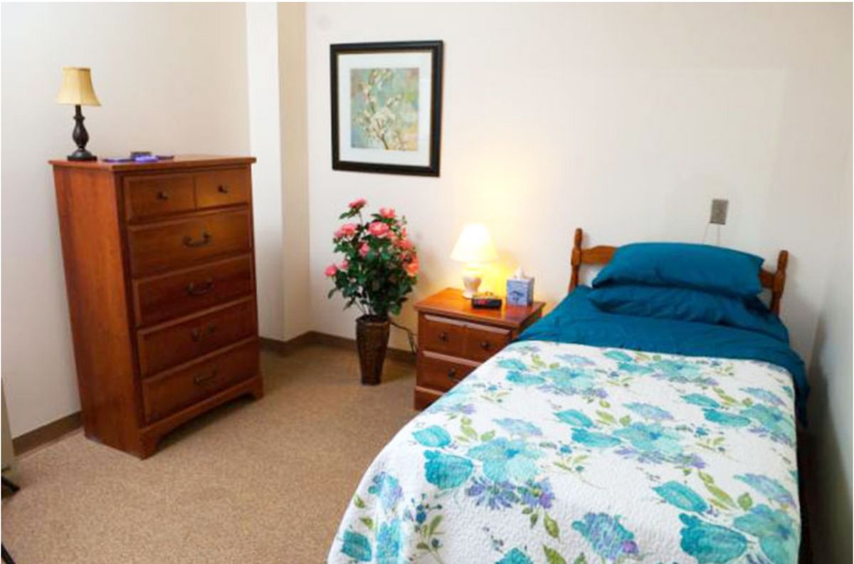 UHS Senior Living at Ideal 1