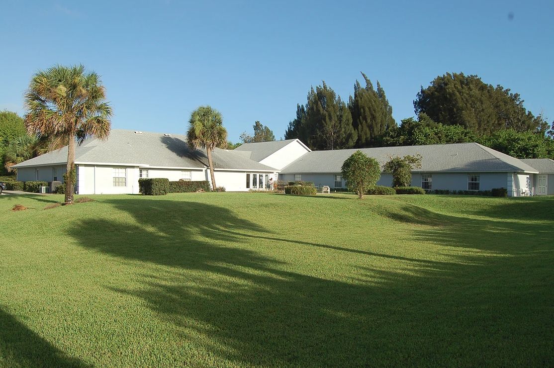 Dixie Oak Manor 4