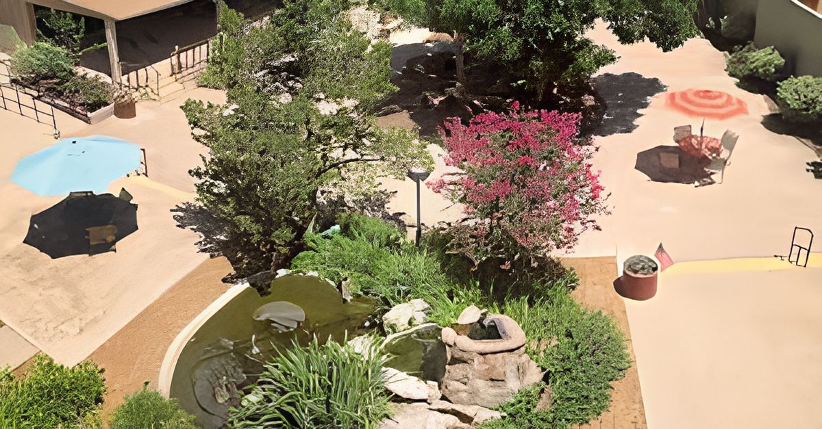Landmark at Desert Gardens 2