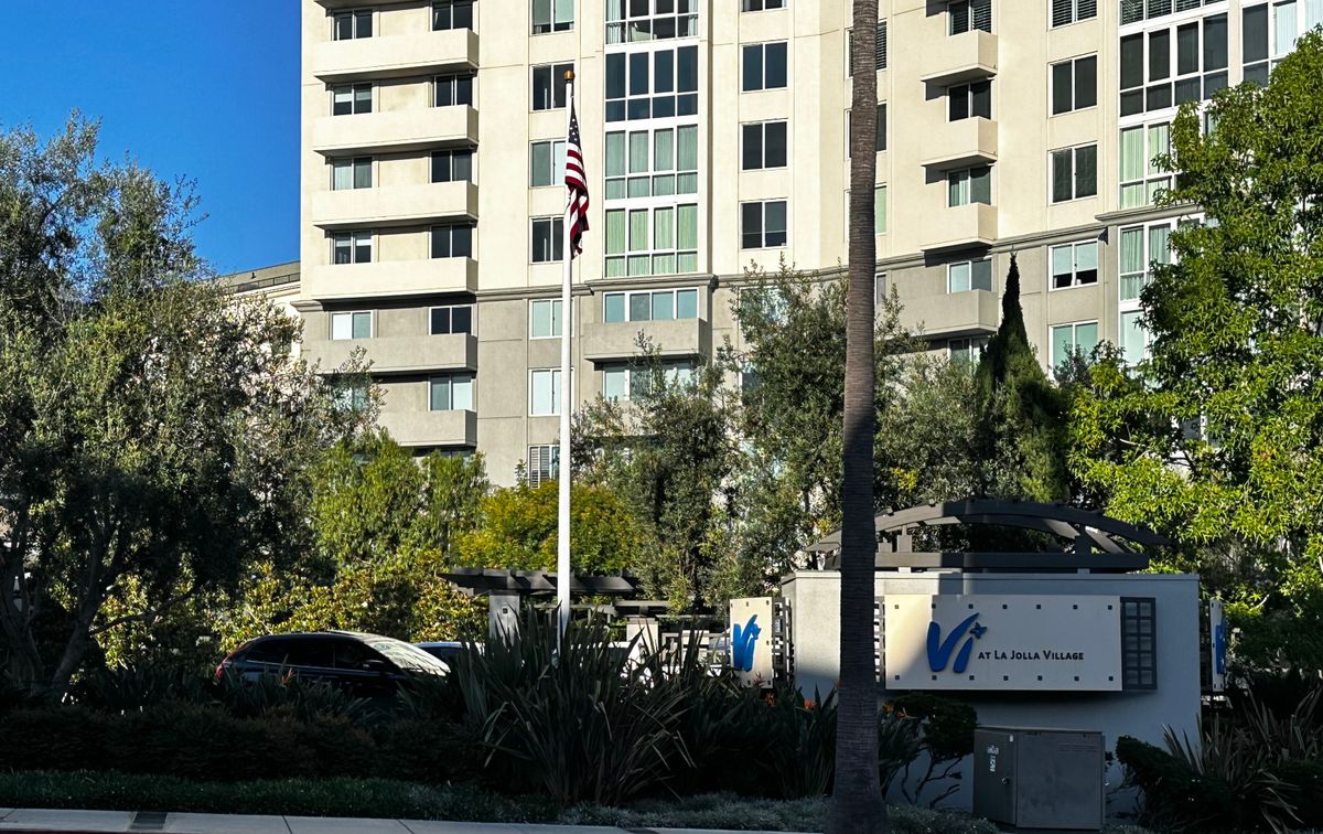 Vi at La Jolla Village 1