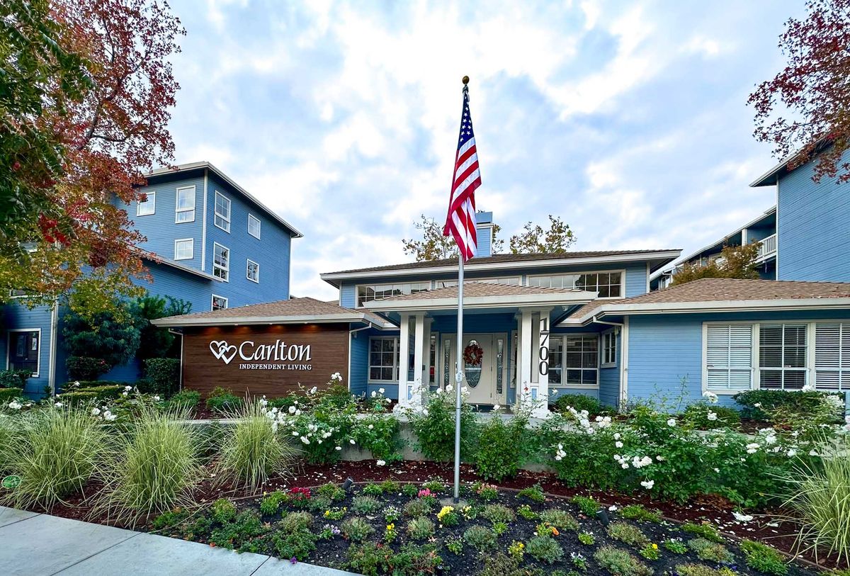 Keep the independence you want with the perks of home — plus a vibrant community to call your own. Carlton Concord offers hassle-free Independent Living in a community of your peers with bistro-style dining, lively events and entertainment, and much more.