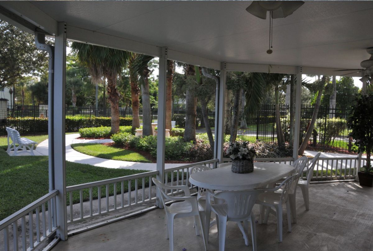 Palms Edge Assisted Living & Memory Care 1