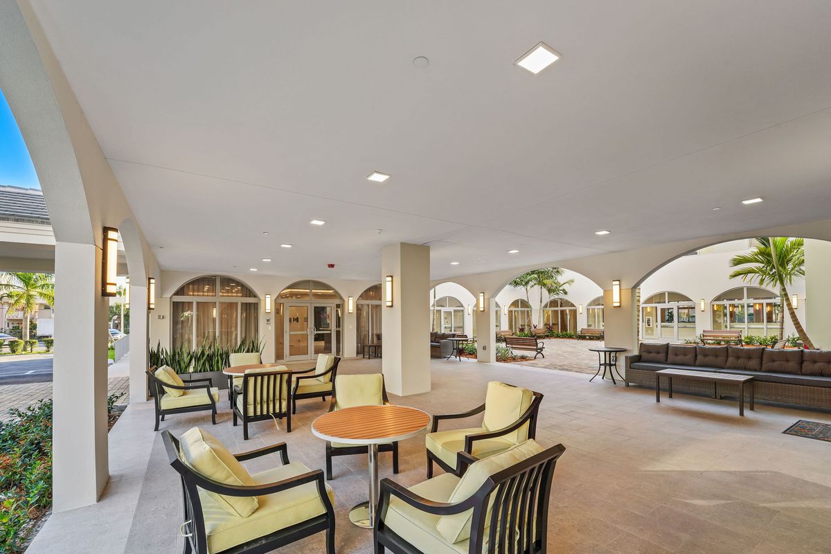 Seaside Hallandale Beach Senior Living 4