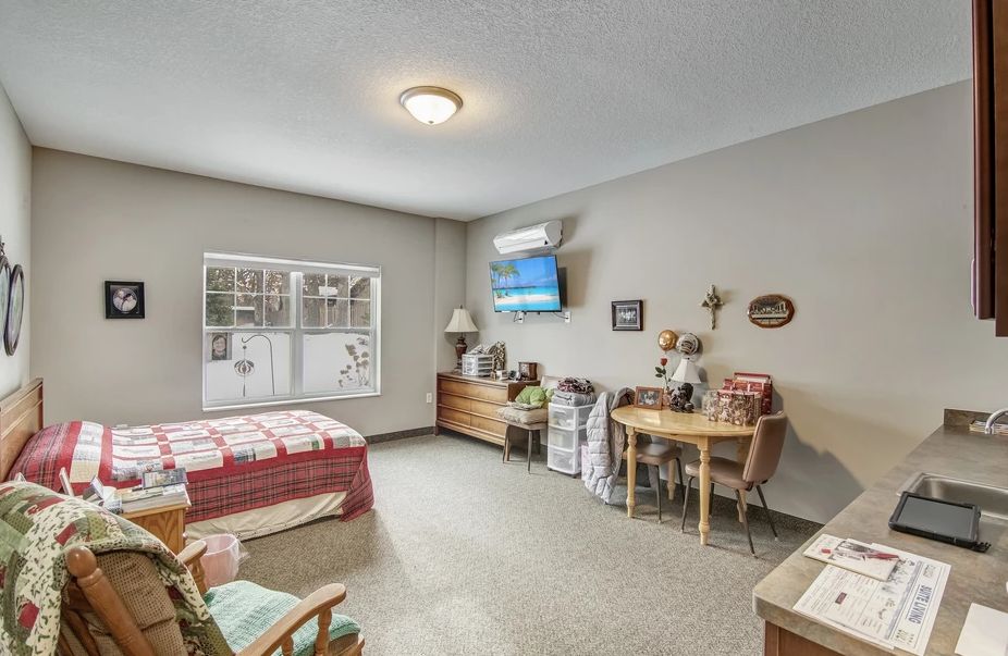 Suite Living Senior Care - Little Canada 3