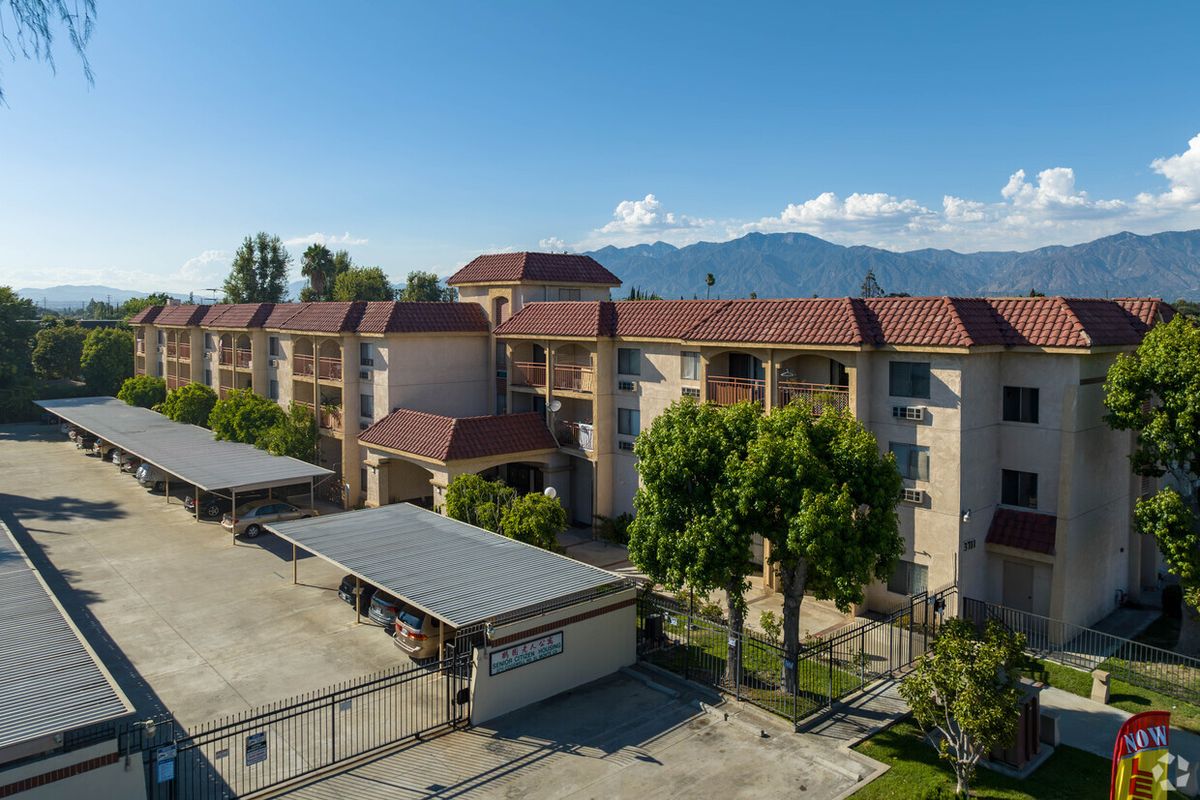 Flamingo Garden Apartments 3