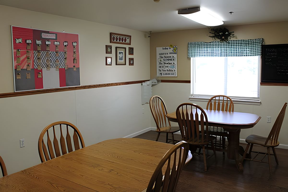 Ashley Manor - Shasta 4