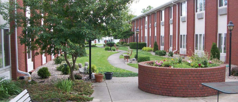 Seminary Manor 2