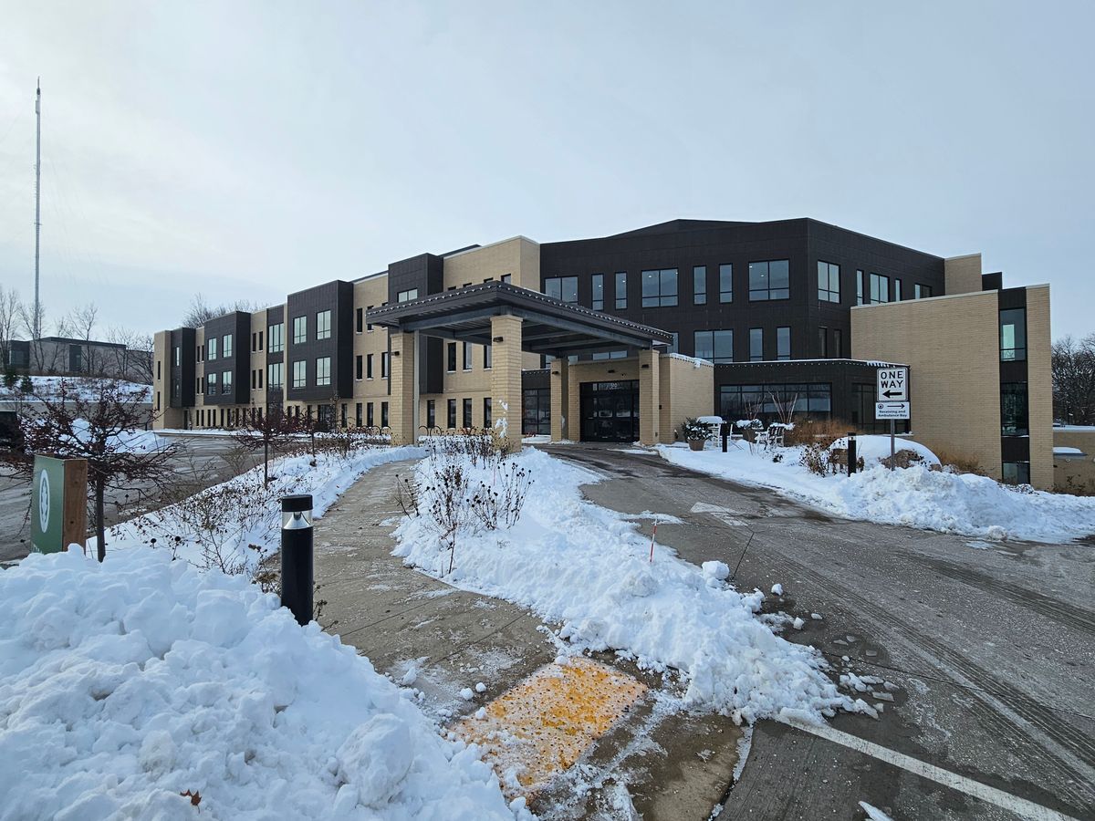 Hebron Oaks Skilled Nursing & Rehabilitation Center 3