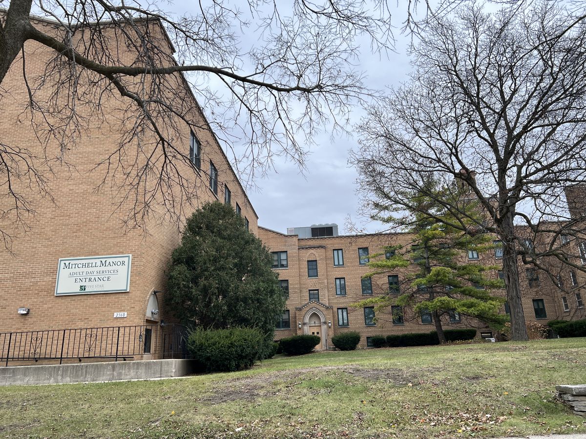 Meadowmere & Mitchell Manor West Allis 4