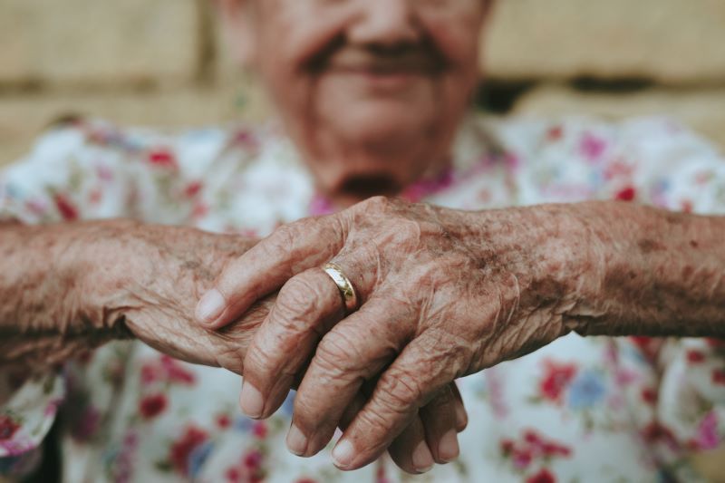 senior-womans-hands