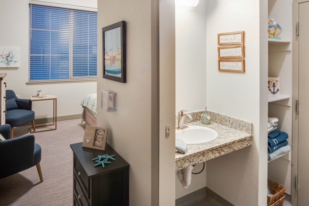 The Lodge at Glen Cove 4