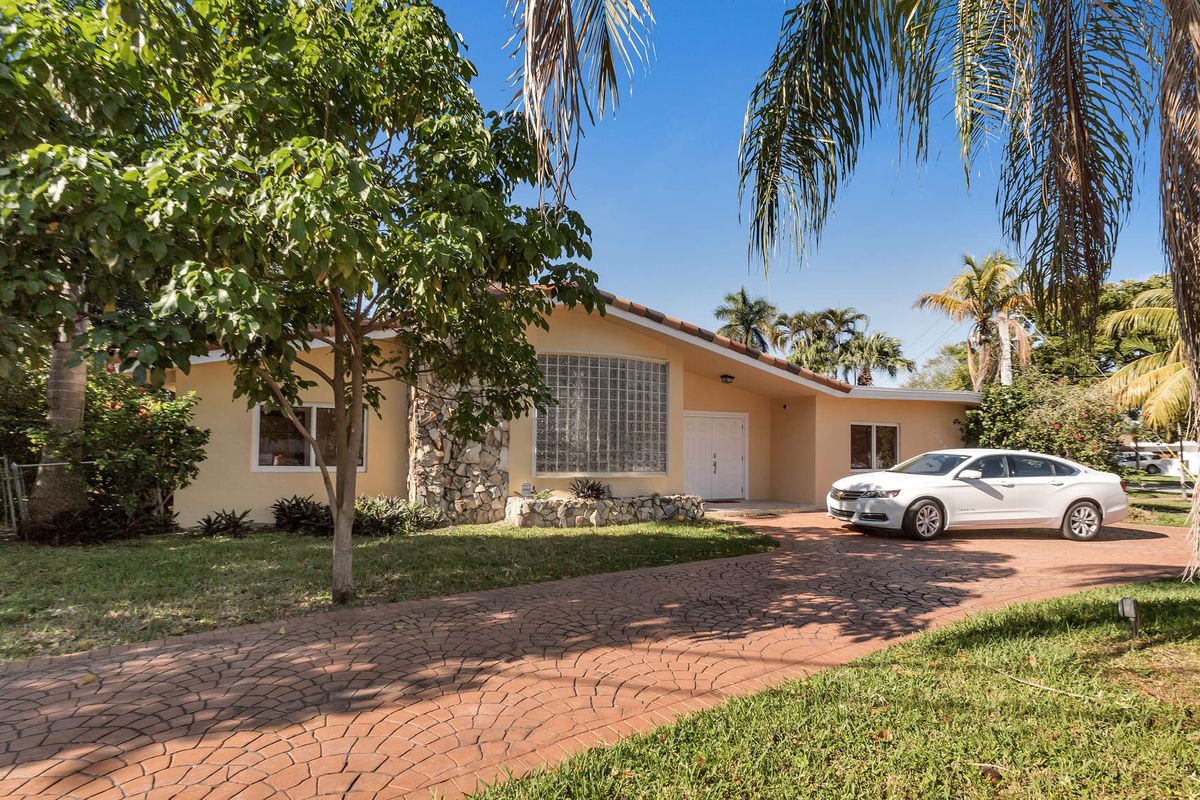Prestige Care Aventura Assisted Living Facility 1