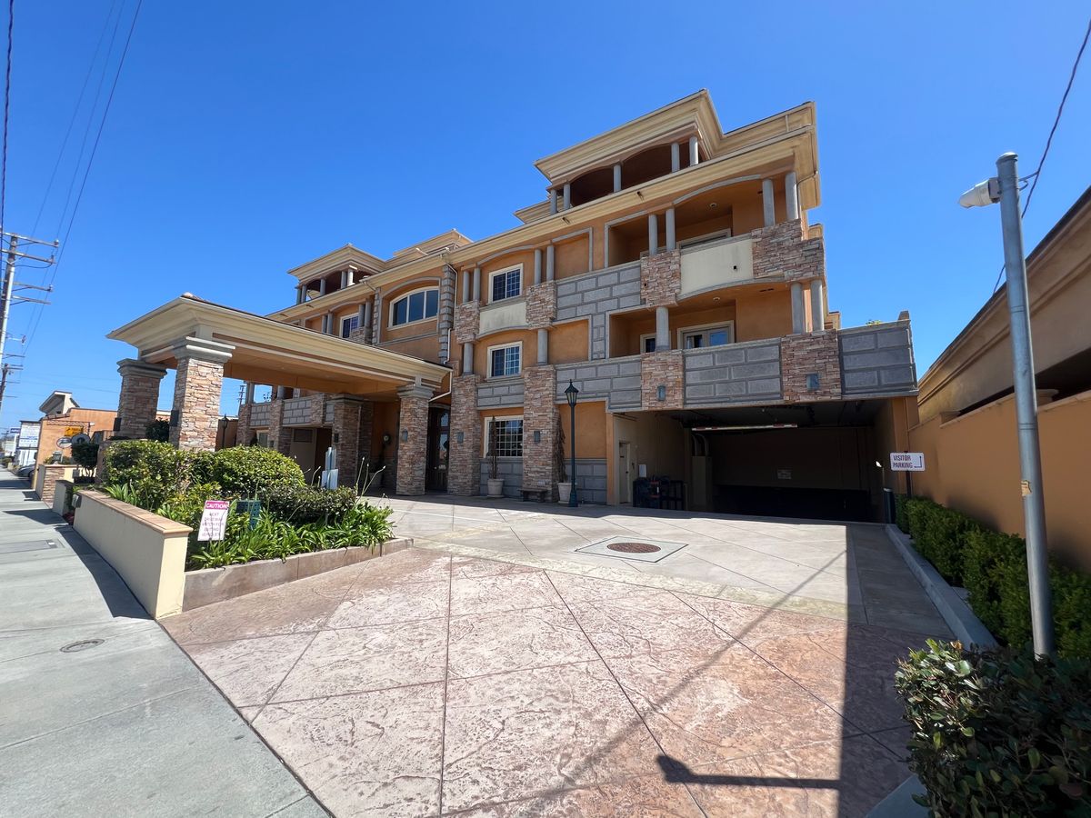 Courtyard Villa Estates 2