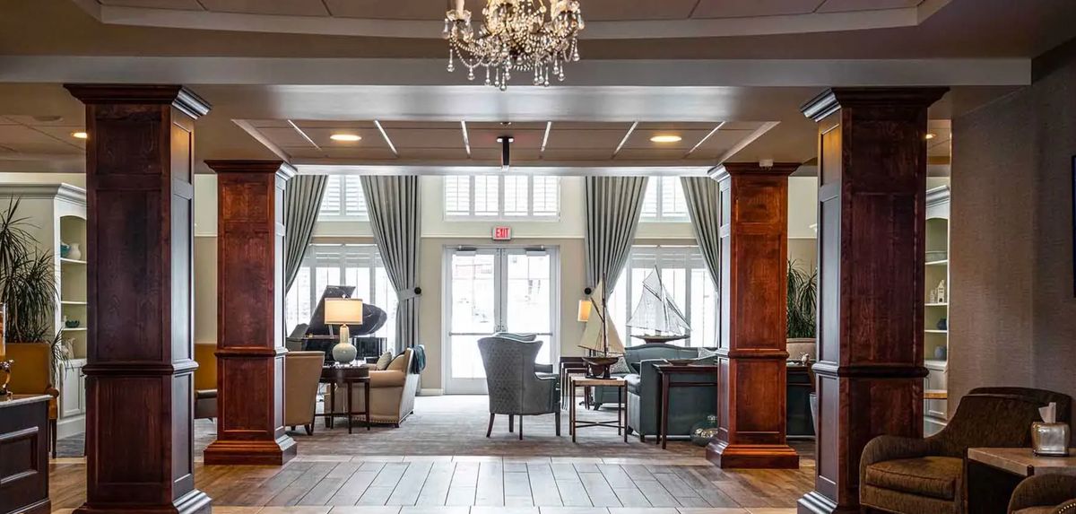 Grand Living at Naples 4