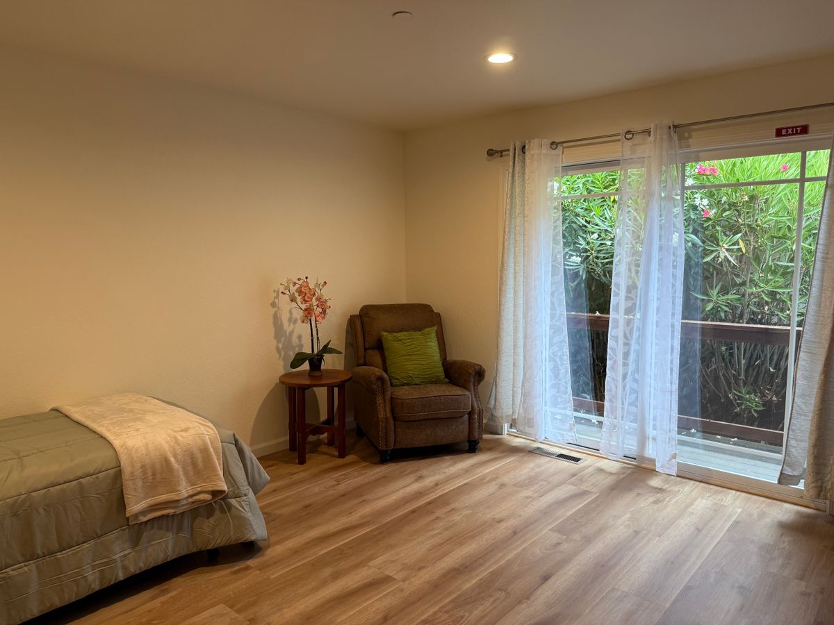 Sonoma Oak Tree Home 3