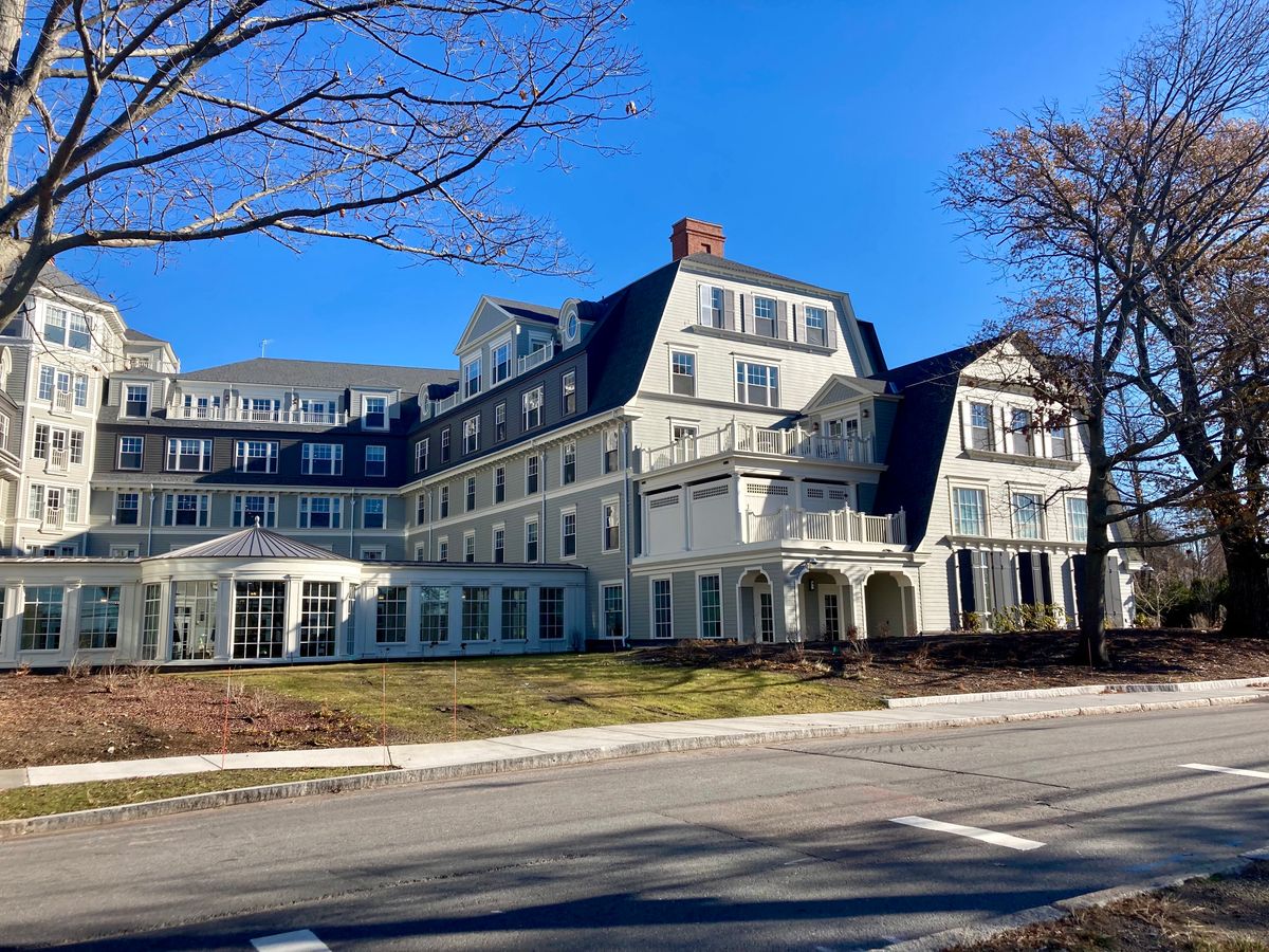 The Newbury Of Brookline  4