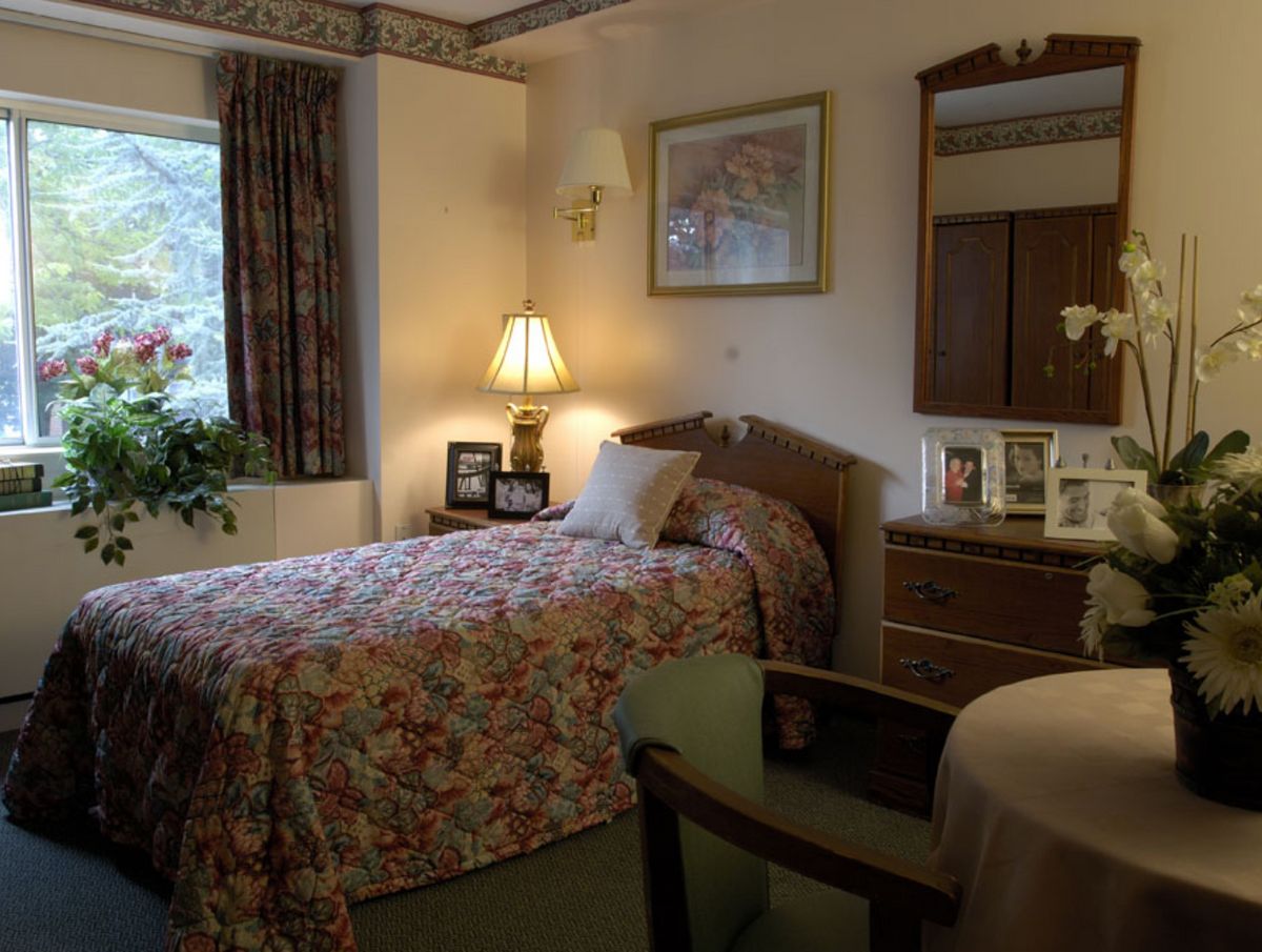 Amber Court Of Pelham Gardens 2