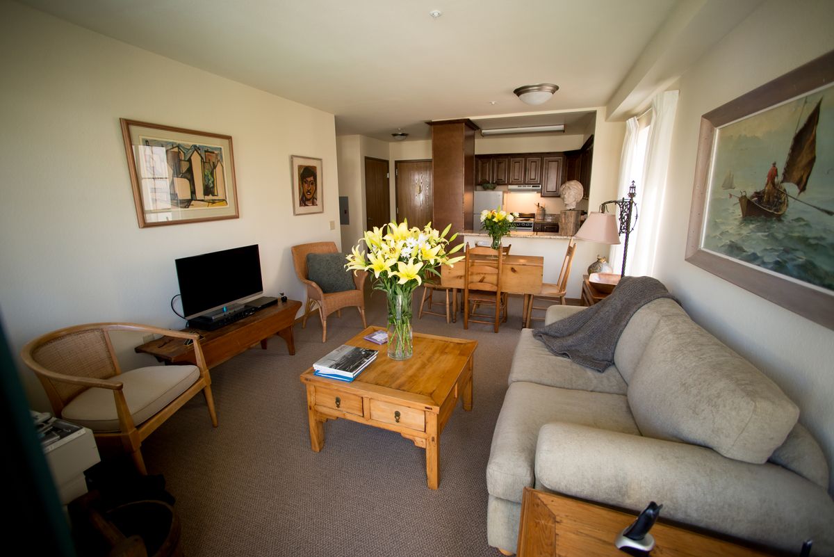 Baywood Court 1