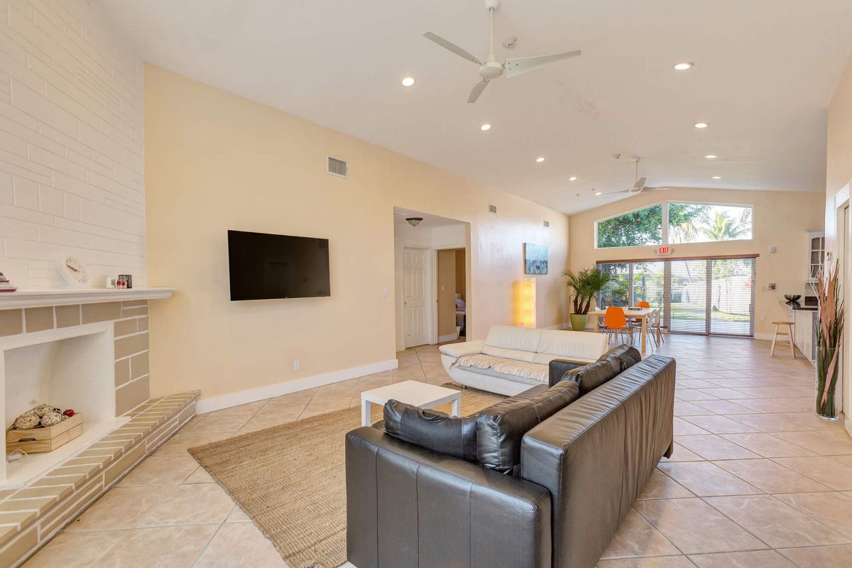 Prestige Care Aventura Assisted Living Facility 2