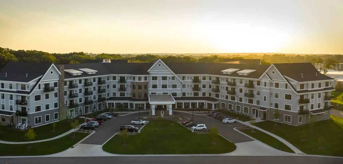 Grand Living at Naples 2