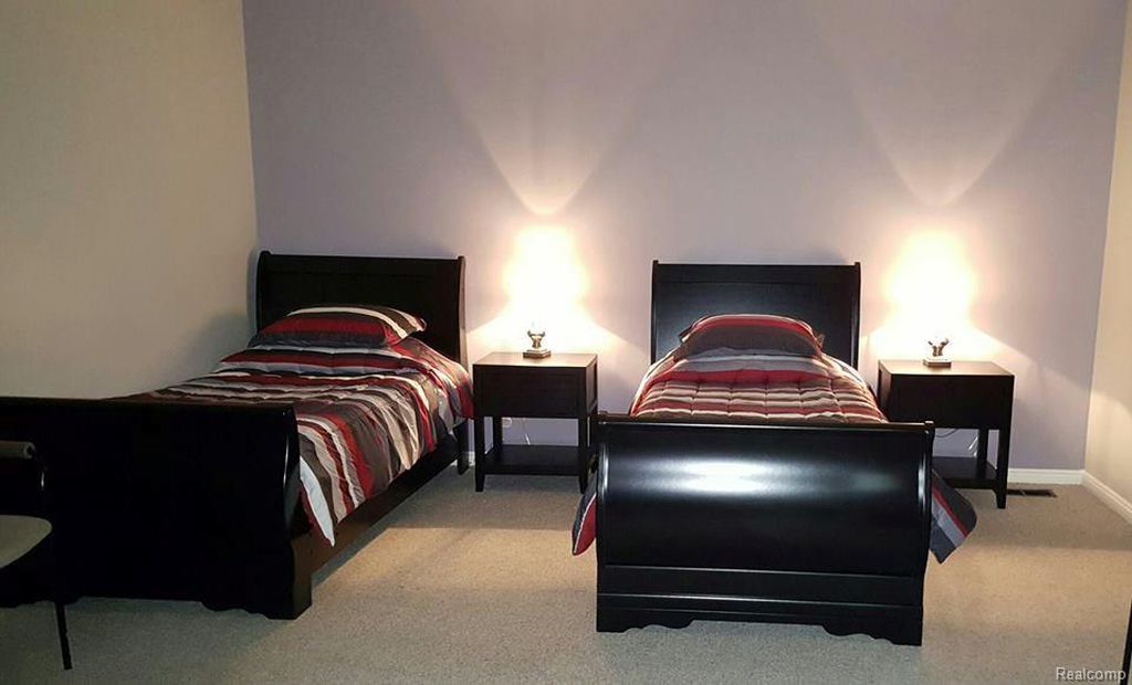 Heartwood Villa Of Novi 3