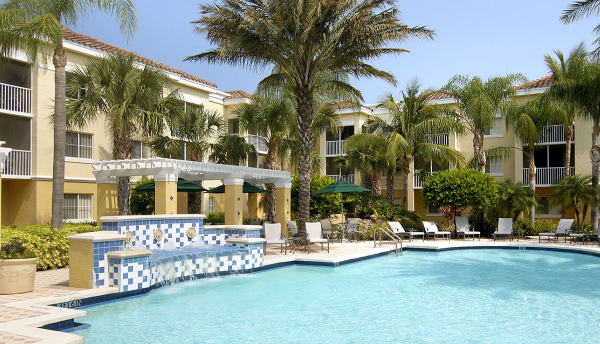 The Carlisle Naples 4