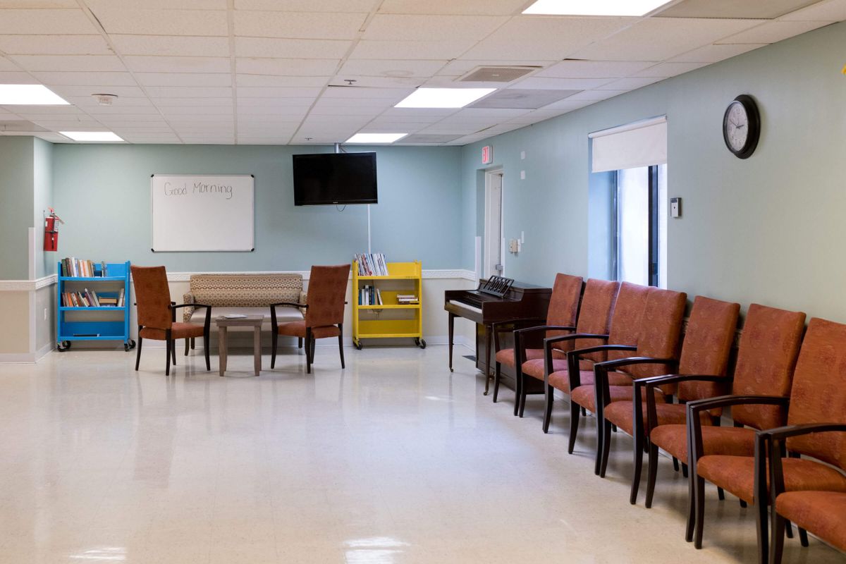 Autumn Lake Healthcare At Oakview 3