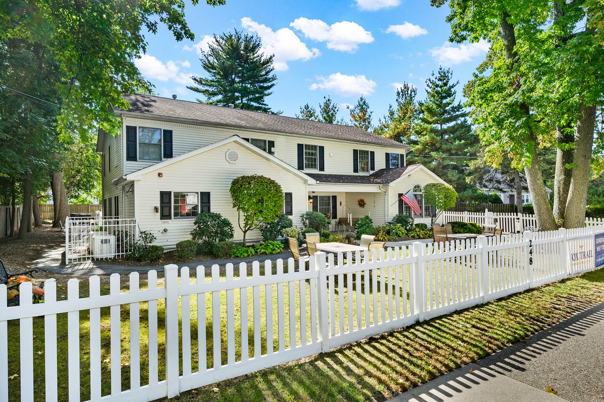 Fox Trail Memory Care Living Cresskill 1