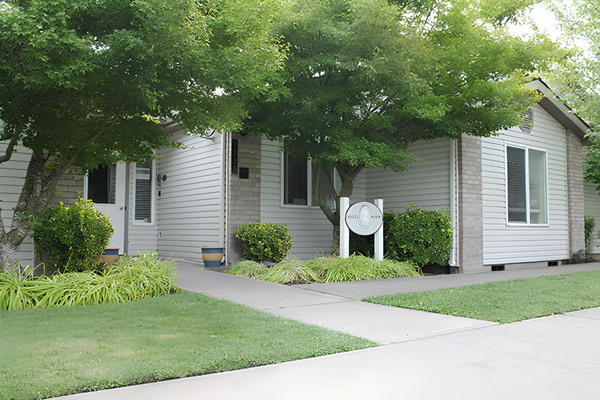Ashley Manor Pacific Heights 1