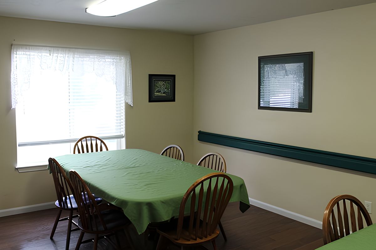 Ashley Manor Pacific Heights 3