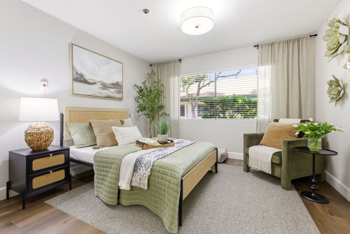 Carlton Senior Living Orangevale offers comfortable apartment living, delicious dining, engaging activities, and supportive care.