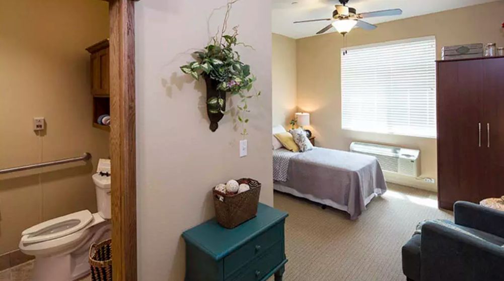 Oxford Glen Memory Care at Grand Prairie 2