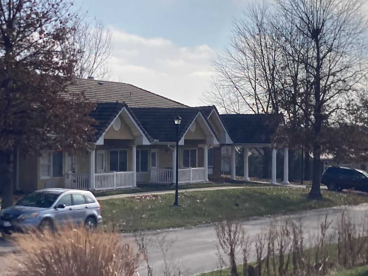 Colonial Oaks Senior Living at Leawood 4