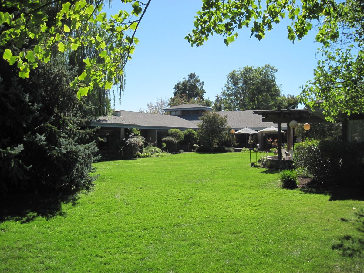 Friends House 1